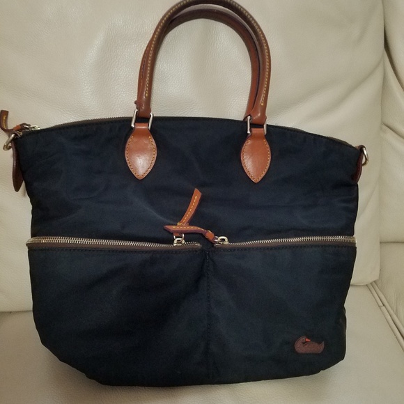 Dooney & Bourke Handbags - Dooney & Bourke purse
